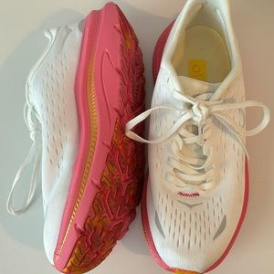 Worn once!! Hoka Kawanas size 6.5 white/ Nimbus cloud/ pink